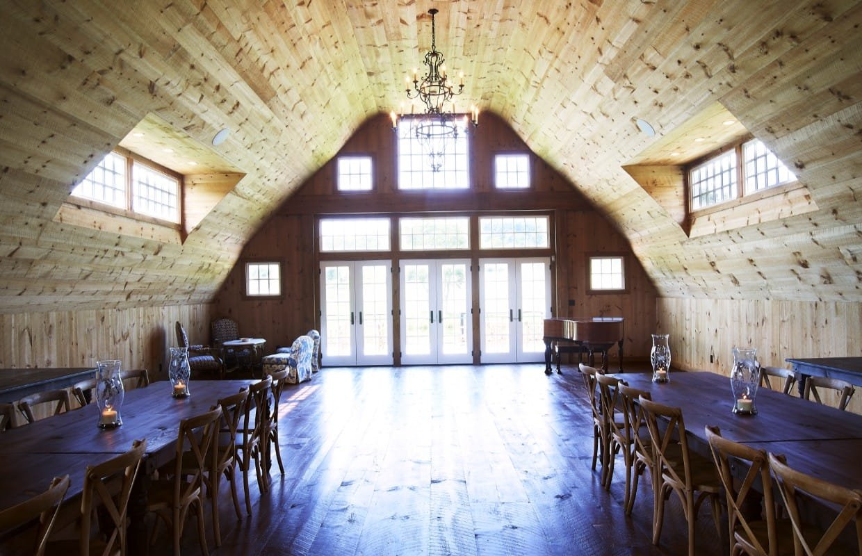 Entertainment Barn Dining